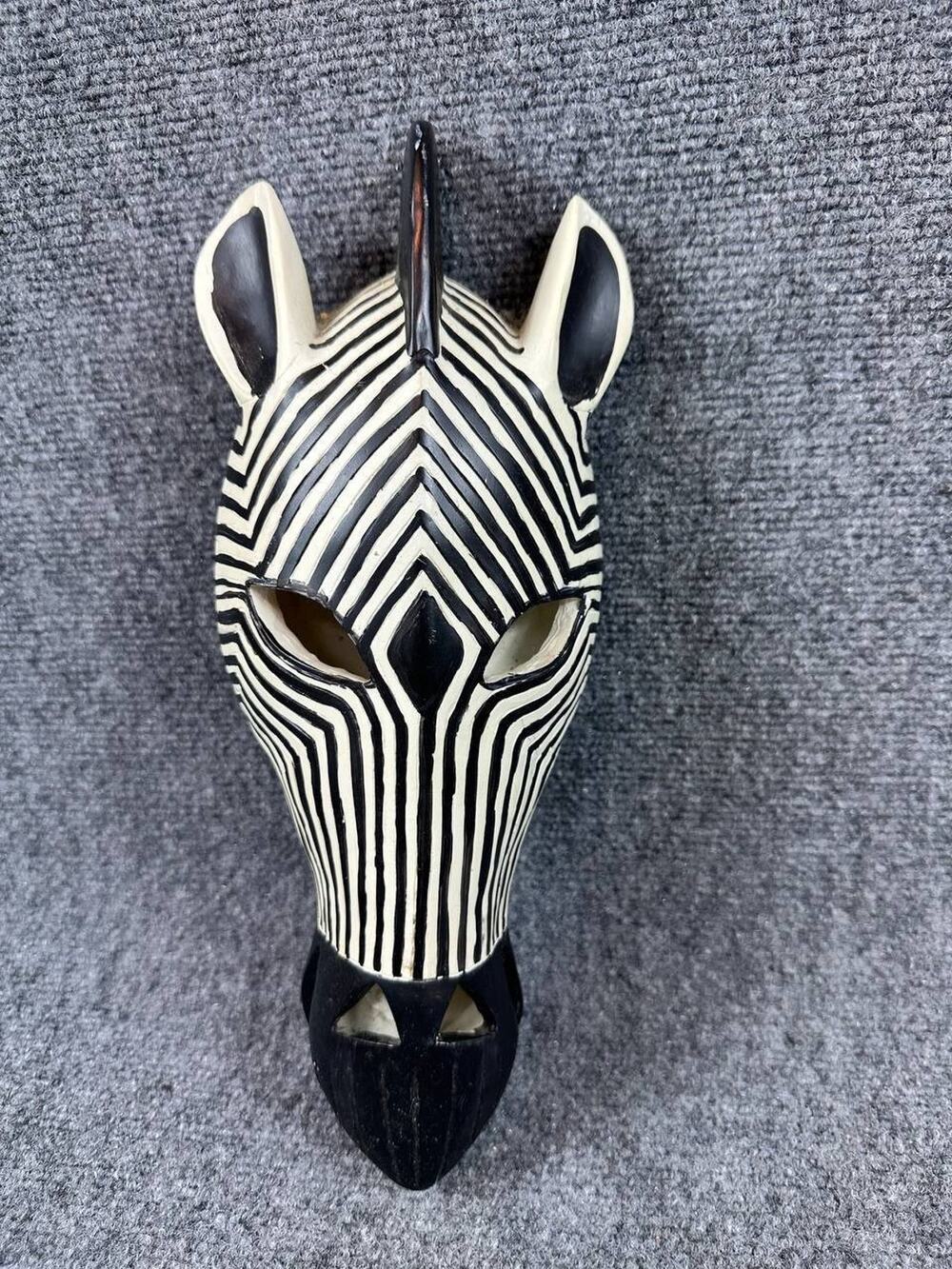 Design Toscano NG33504 Zebra Mask Plaque Wall Art 12" Black White